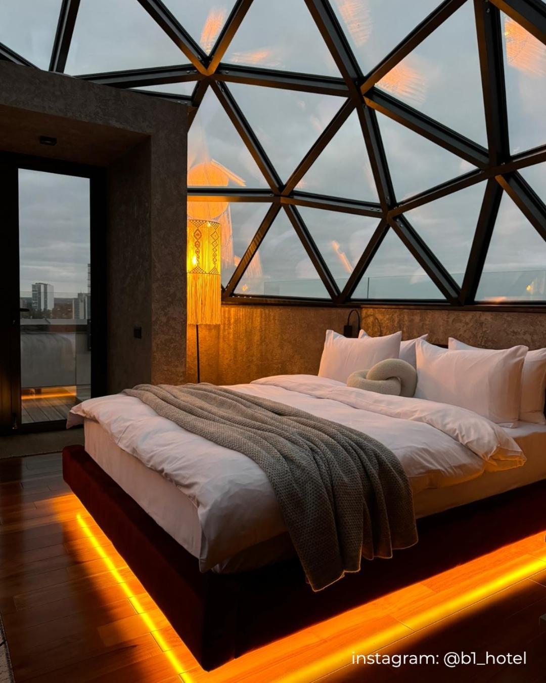 Be The One Hotel เคียฟ ภายนอก รูปภาพ